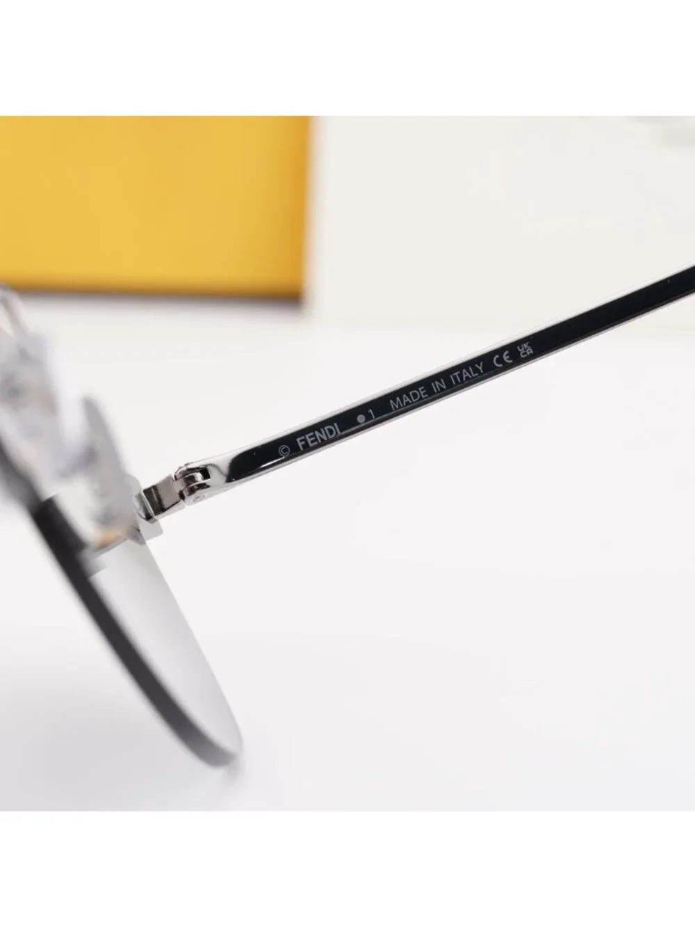 Fendi FE40115U 14B Aviator Sunglasses - Silver / Grey Gradient